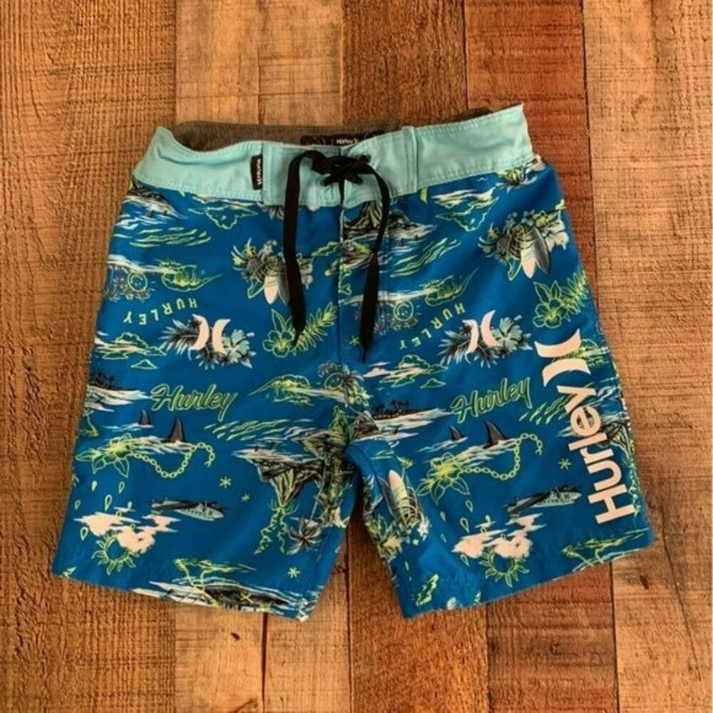 Hurley boys size 5 hawaiian print board shorts